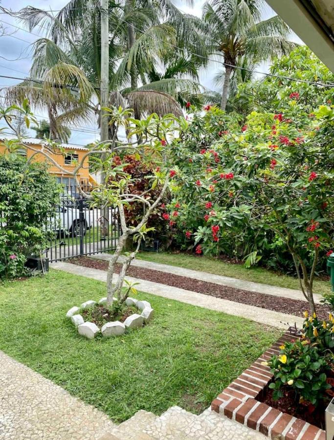 Entire Private Beautiful 2 Bedroom Plus Den House With Gated Front&Back Yard And Free Parking 10Min Drive To Miami Beach Esterno foto