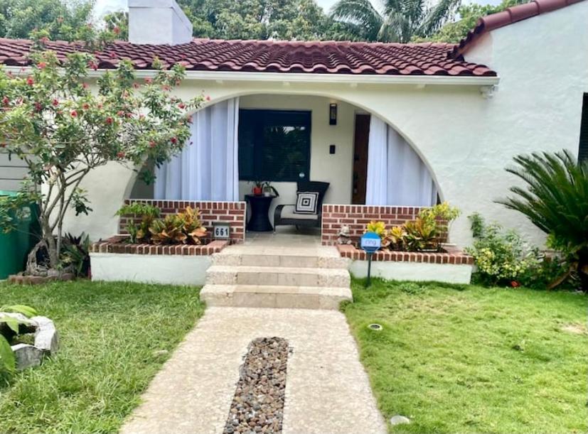 Entire Private Beautiful 2 Bedroom Plus Den House With Gated Front&Back Yard And Free Parking 10Min Drive To Miami Beach Esterno foto