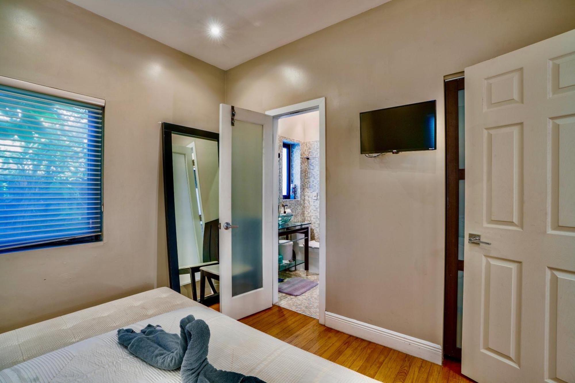 Entire Private Beautiful 2 Bedroom Plus Den House With Gated Front&Back Yard And Free Parking 10Min Drive To Miami Beach Esterno foto