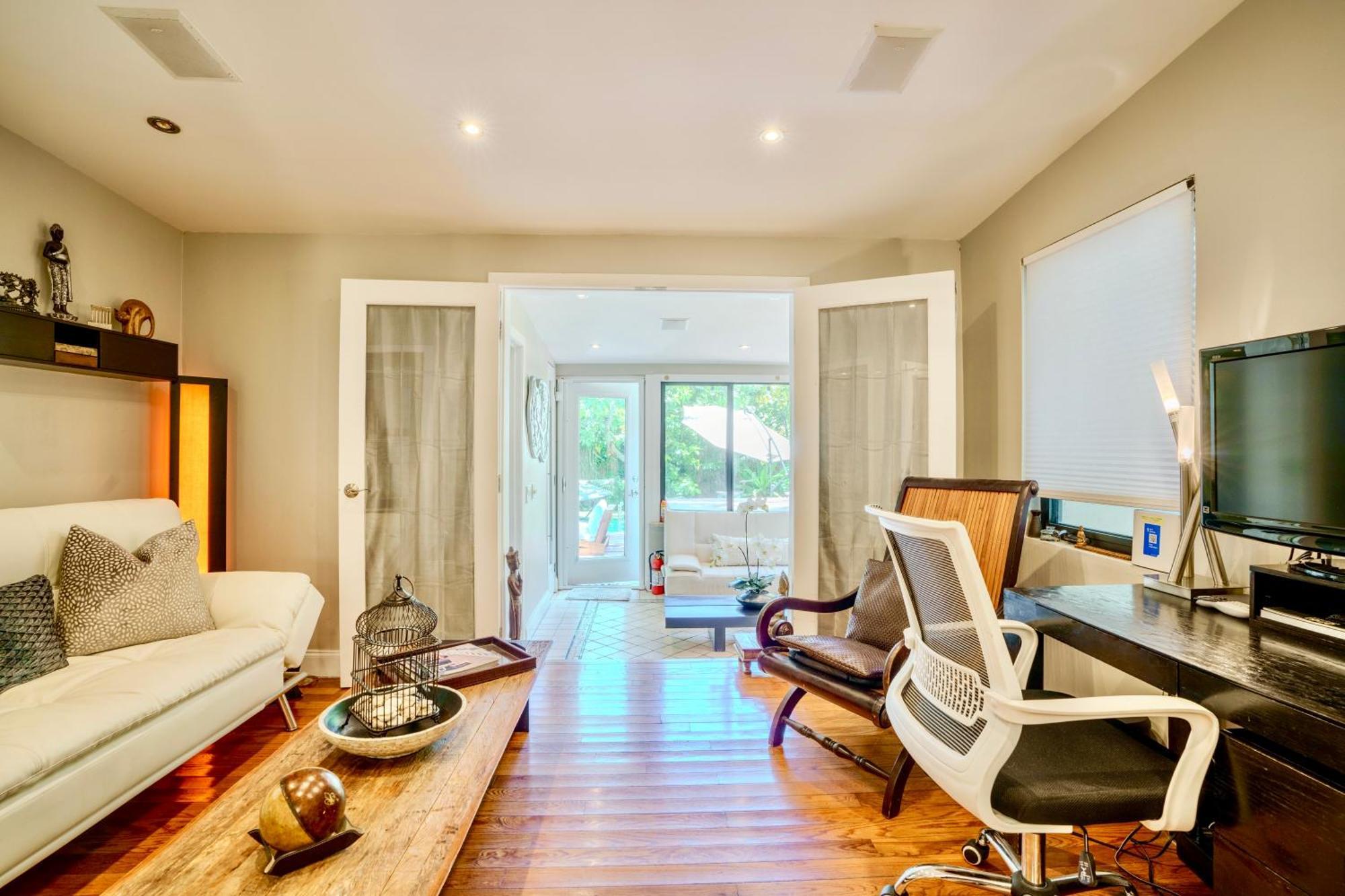 Entire Private Beautiful 2 Bedroom Plus Den House With Gated Front&Back Yard And Free Parking 10Min Drive To Miami Beach Esterno foto