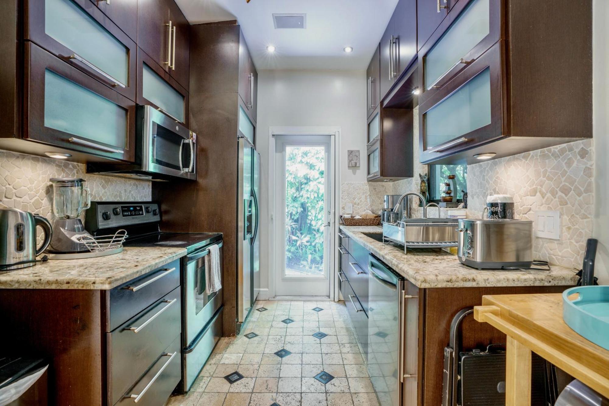 Entire Private Beautiful 2 Bedroom Plus Den House With Gated Front&Back Yard And Free Parking 10Min Drive To Miami Beach Esterno foto