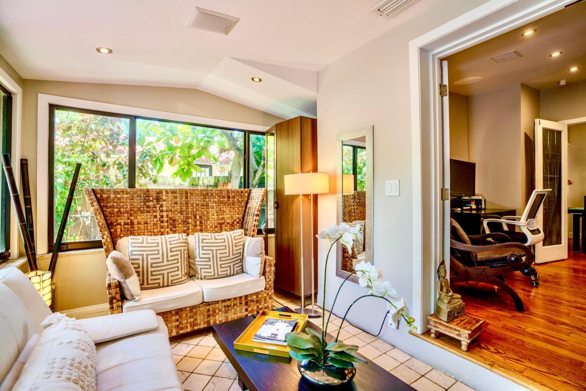 Entire Private Beautiful 2 Bedroom Plus Den House With Gated Front&Back Yard And Free Parking 10Min Drive To Miami Beach Esterno foto