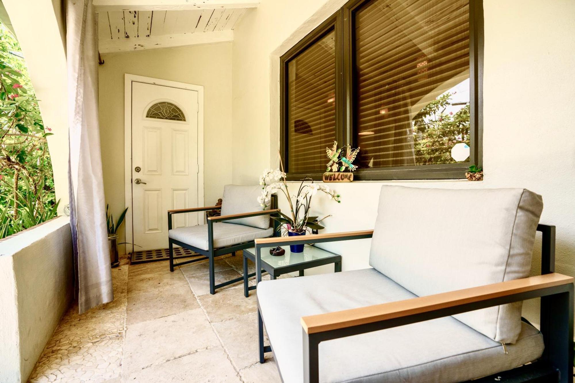 Entire Private Beautiful 2 Bedroom Plus Den House With Gated Front&Back Yard And Free Parking 10Min Drive To Miami Beach Esterno foto